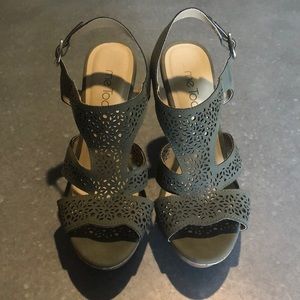 me too Olive Green Wedges